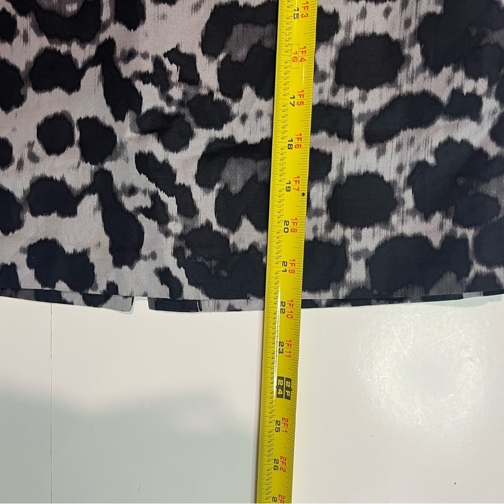 Banana Republic Monochrome Animal Print Pencil Skirt - Picture 5 of 8